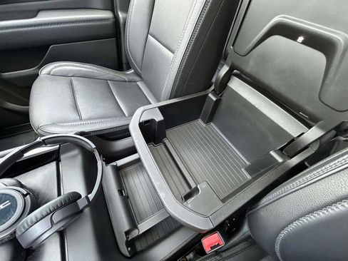 Used 2023 GMC Yukon Denali AWD/4WD image 27