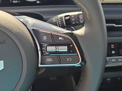 New 2026 Kia Seltos EX image 31