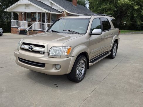 Used 2007 Toyota Sequoia Limited RWD image 1