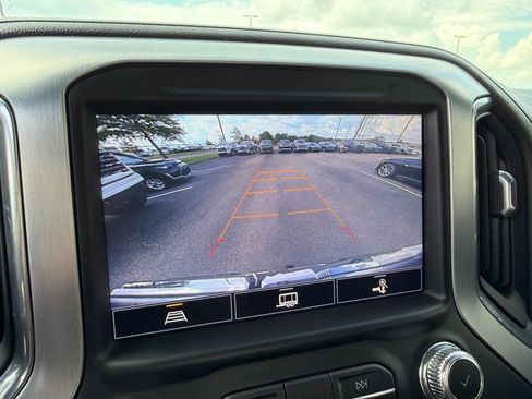 Used 2021 GMC Sierra 1500 SLT AWD/4WD image 18