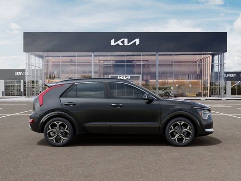 New 2026 Kia Niro SX Touring FWD image 7