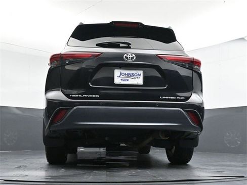 Used 2024 Toyota Highlander Limited image 33