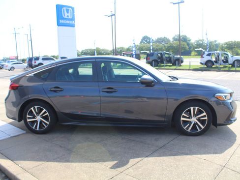 Used 2023 Honda Civic LX image 3
