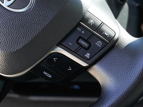 Used 2025 Toyota Camry LE FWD image 33
