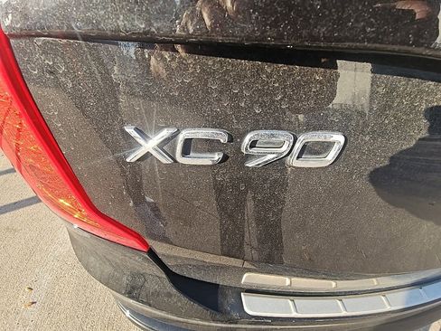 Used 2016 Volvo XC90 T6 Momentum w/ Momentum Plus Package image 3