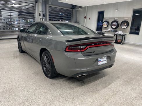 Used 2019 Dodge Charger SXT w/ Driver Confidence Group image 9