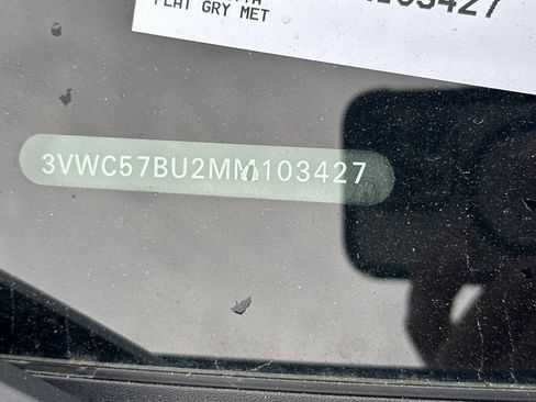 Used 2021 Volkswagen Jetta SE w/ SE Cold Weather Package image 4