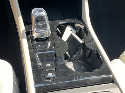 New 2026 Volvo XC40 B5 Plus w/ Protection Package Premier image 28