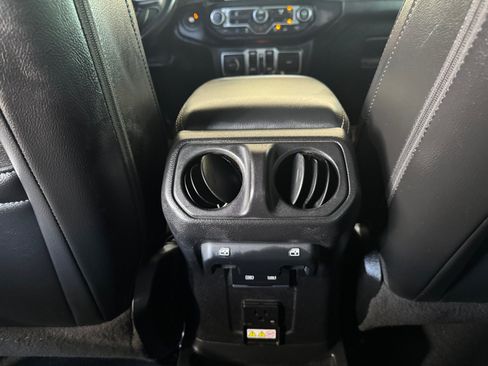 Used 2021 Jeep Wrangler Unlimited Sahara w/ Safety Group AWD/4WD image 16