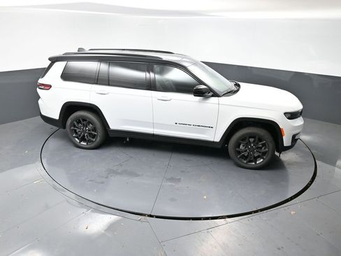 New 2025 Jeep Grand Cherokee L Limited w/ Trailer Tow Package image 38