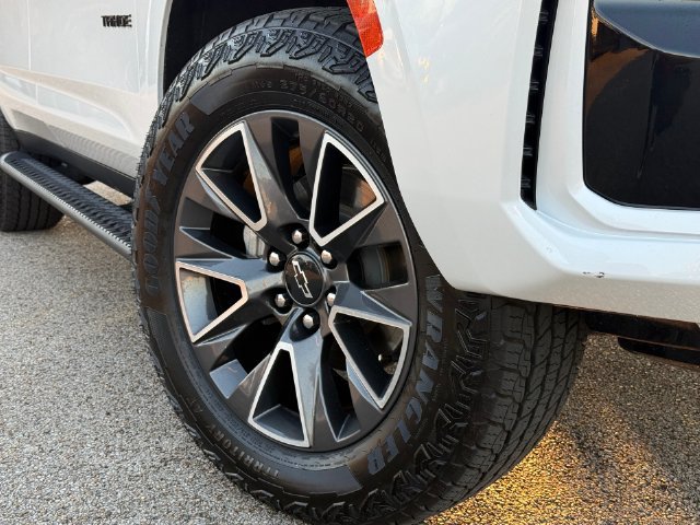 Used 2023 Chevrolet Tahoe Z71 w/ Z71 Off-Road Package AWD/4WD image 2