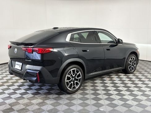 Used 2025 BMW X2 xDrive28i AWD/4WD image 9