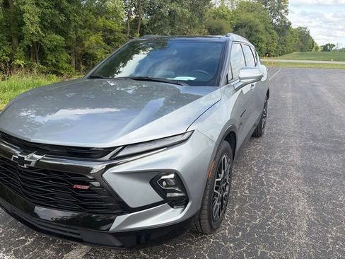 Used 2023 Chevrolet Blazer RS w/ Enhanced Convenience Package FWD image 5