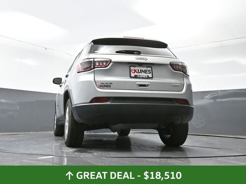 Used 2024 Jeep Compass Latitude image 57