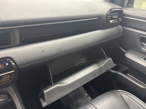 Used 2025 Honda Pilot Elite image 32