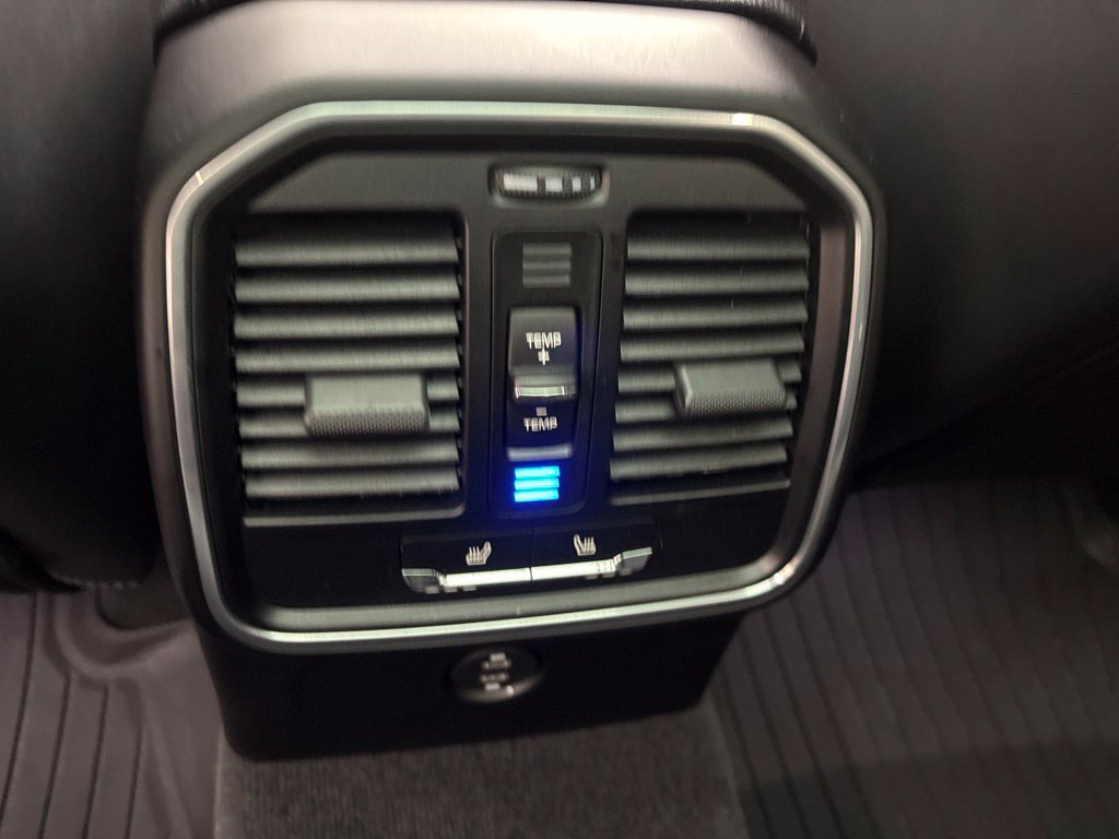 Certified 2023 Porsche Macan S AWD/4WD image 29