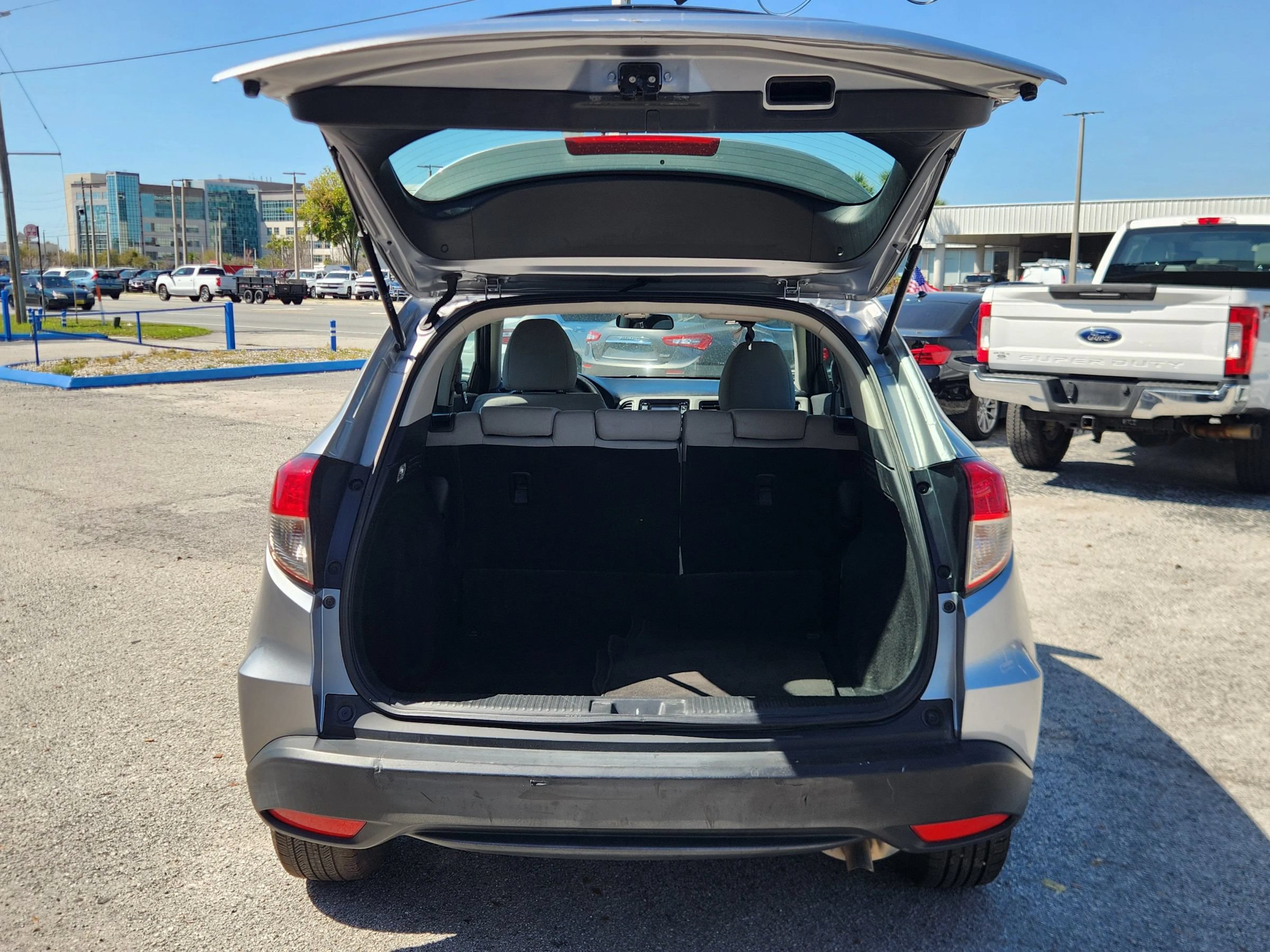 Used 2021 Honda HR-V LX image 17