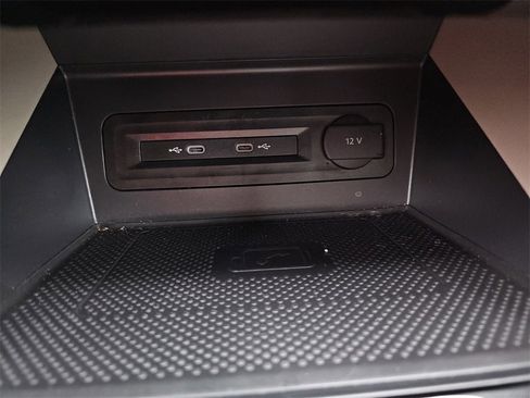 Used 2023 Volkswagen Atlas SEL R-Line image 38