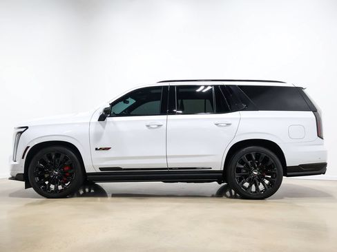 Used 2026 Cadillac Escalade V AWD/4WD image 13