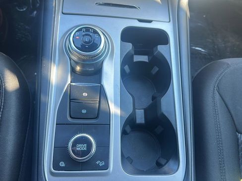 Used 2023 Ford Explorer XLT image 19