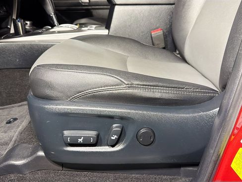 Used 2022 Toyota 4Runner SR5 Premium w/ Moonroof Package AWD/4WD image 21
