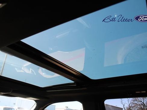 Used 2017 Ford F150 Platinum w/ Equipment Group 701A Luxury image 17