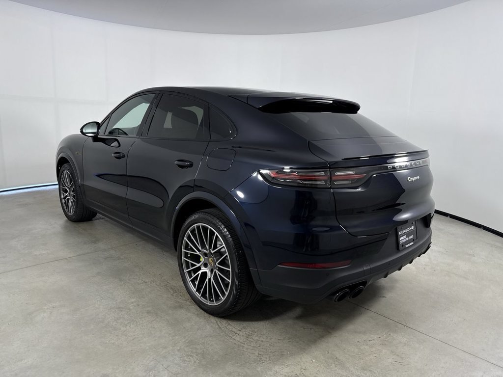 Certified 2023 Porsche Cayenne Platinum Edition AWD/4WD image 3