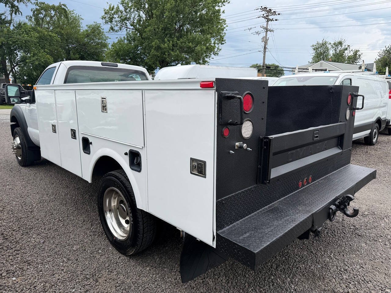 Used 2015 Ford F550 2WD Regular Cab Super Duty image 4