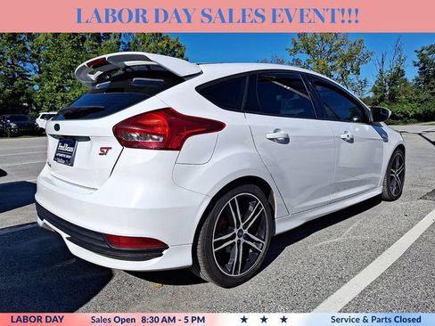 Used 2017 Ford Focus ST w/ Equipment Group 401A FWD image 6