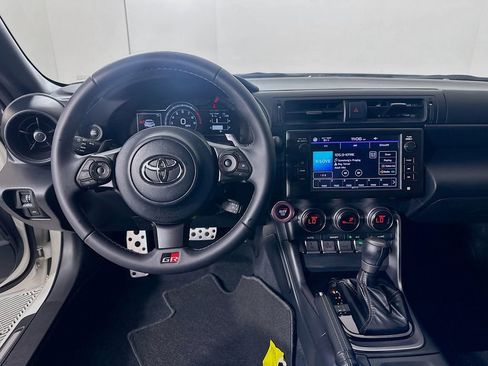 Used 2025 Toyota GR86 Premium RWD image 21