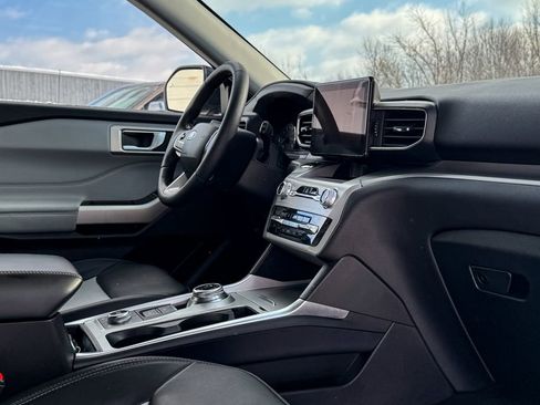 Certified 2024 Ford Explorer XLT w/ Equipment Group 202A image 13