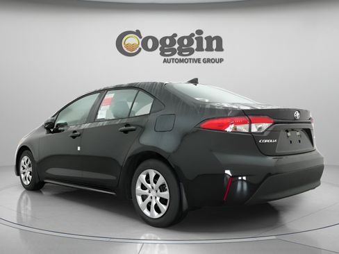 Used 2026 Toyota Corolla LE FWD image 10