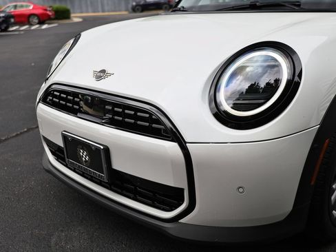 Used 2025 MINI Cooper 4-Door Hardtop FWD image 12