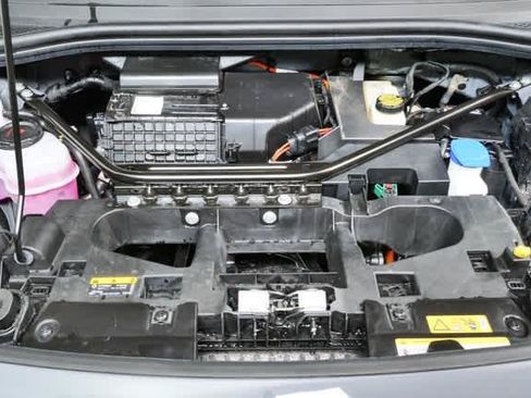 Certified 2025 Volkswagen ID.4 Pro RWD image 33