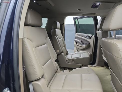 Used 2017 Chevrolet Suburban LT image 51