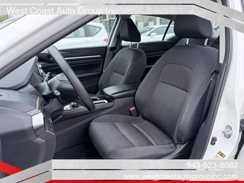 Used 2023 Nissan Altima 2.5 SV FWD image 7