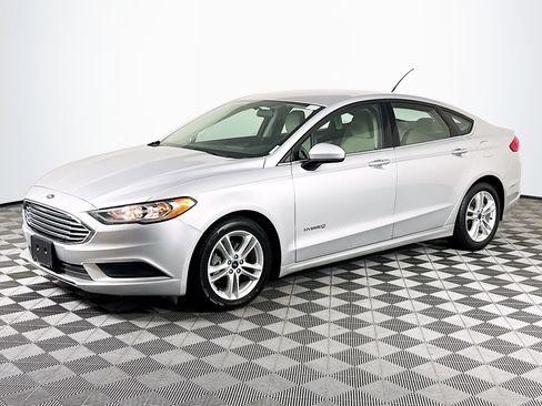 Used 2018 Ford Fusion S image 4