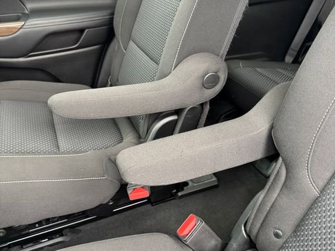 Used 2020 GMC Acadia SLE w/ Driver Convenience Package image 33