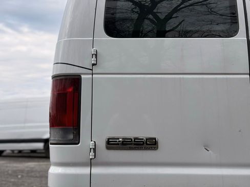 Used 2008 Ford E-250 and Econoline 250 image 9
