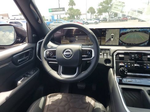 Used 2025 Nissan Armada Platinum Reserve RWD image 9