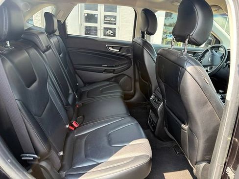 Used 2019 Ford Edge Titanium AWD/4WD image 12