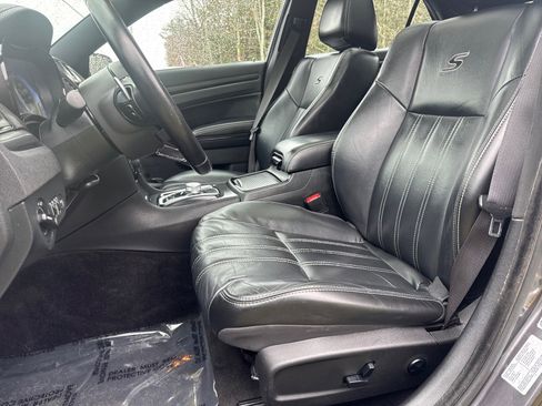 Used 2016 Chrysler 300 S AWD/4WD image 8
