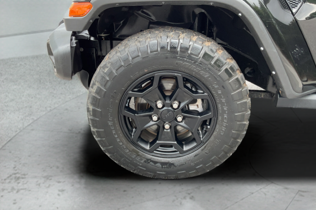 Used 2023 Jeep Gladiator Sport AWD/4WD image 21