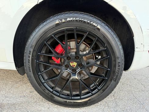 Used 2018 Porsche Macan GTS AWD/4WD image 29