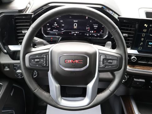 Used 2025 GMC Sierra 1500 Elevation w/ Preferred Package AWD/4WD image 17
