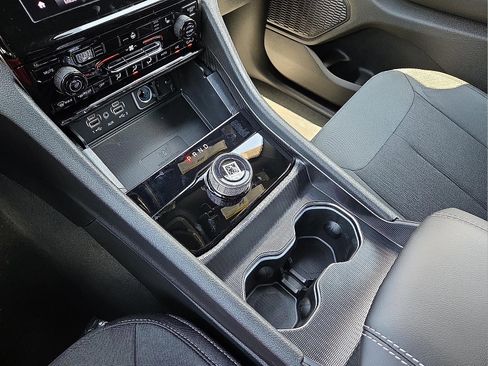 New 2025 Jeep Grand Cherokee L Laredo w/ Luxury Tech Group I image 25