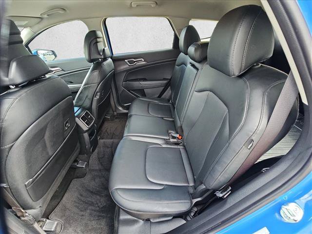Used 2026 Kia Sportage EX FWD image 17