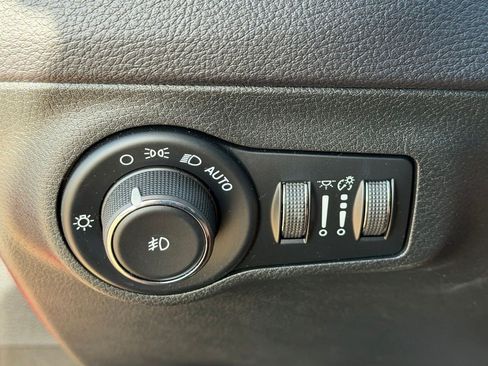 Used 2018 Jeep Compass Trailhawk w/ Leather Interior Group AWD/4WD image 21