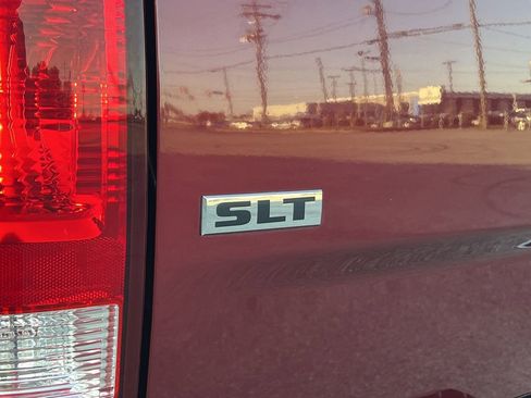 Used 2019 RAM 1500 Classic SLT image 25