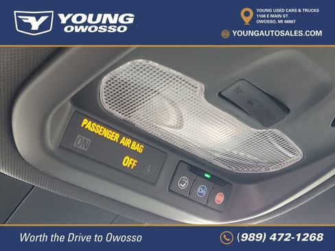 Used 2024 Chevrolet Trax RS FWD image 17